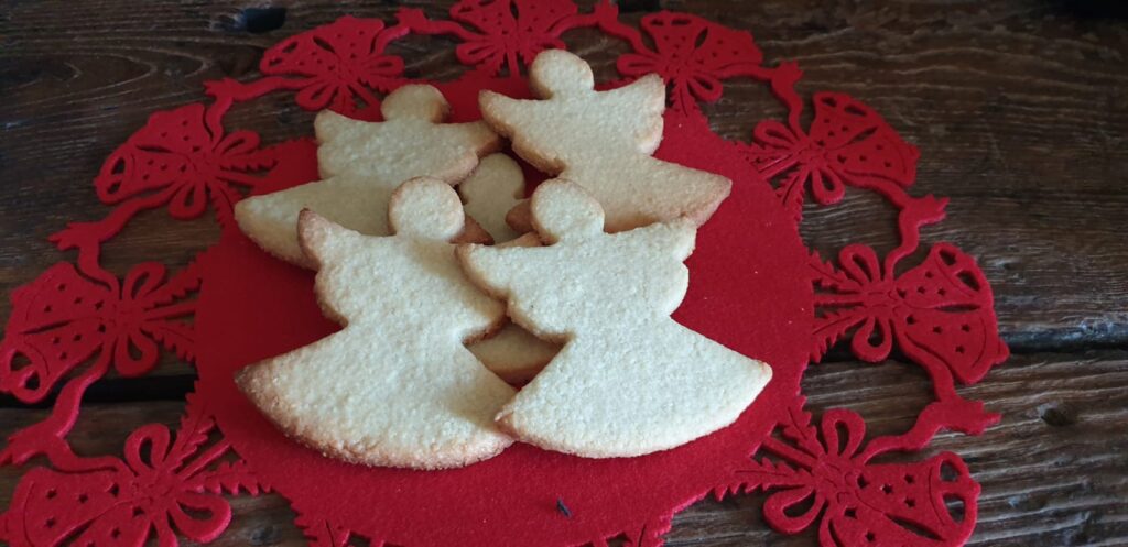 Foto ricetta di biscotti di natale alla pasta frolla di mandorle